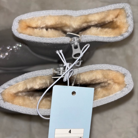 CAT & JACK Silver Glitter Bling Fur Lined Girls Boots NWTs -DIFFERENT SIZES - Picture 9 of 13
